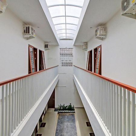 Oyo 90820 Madania Guesthouse Syariah Mataram Eksteriør bilde