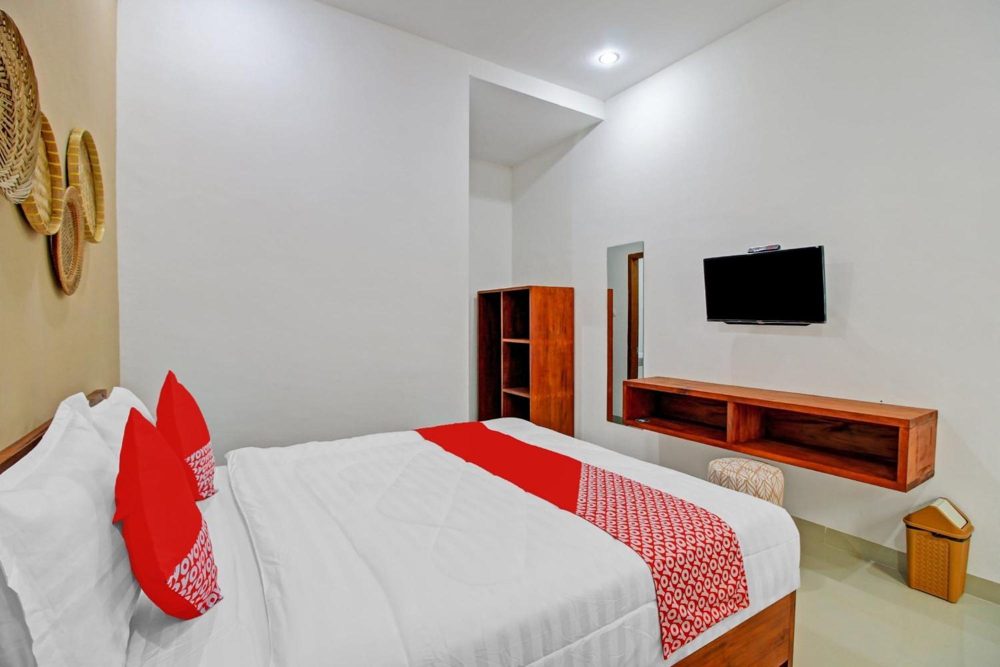 Oyo 90820 Madania Guesthouse Syariah Mataram Eksteriør bilde